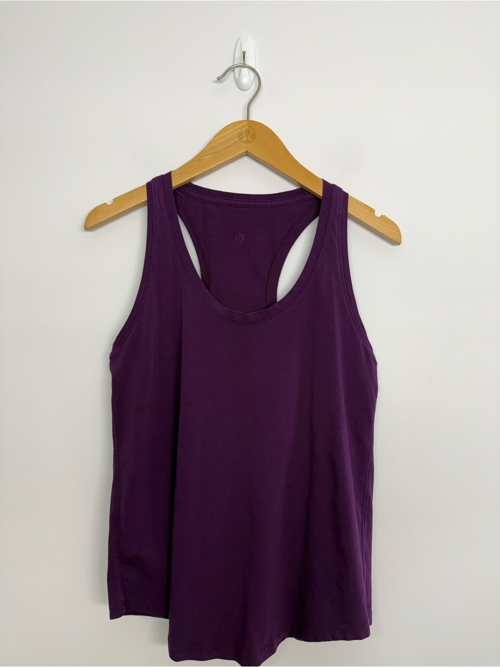 Lululemon Love Tank Top Dramatic Magenta Size 6? 17.5” PTP